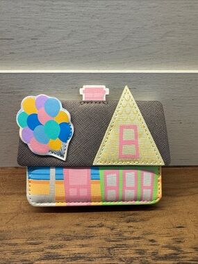 Her Universe Disney Pixar Up Carl's House Shaped Bifold Wallet Balloons Like New